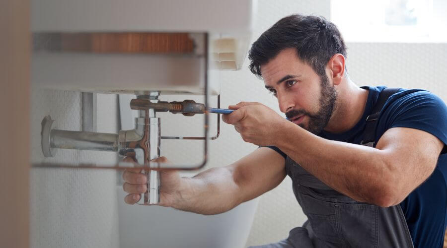 Professional water heater installation services in Reasnor, IA